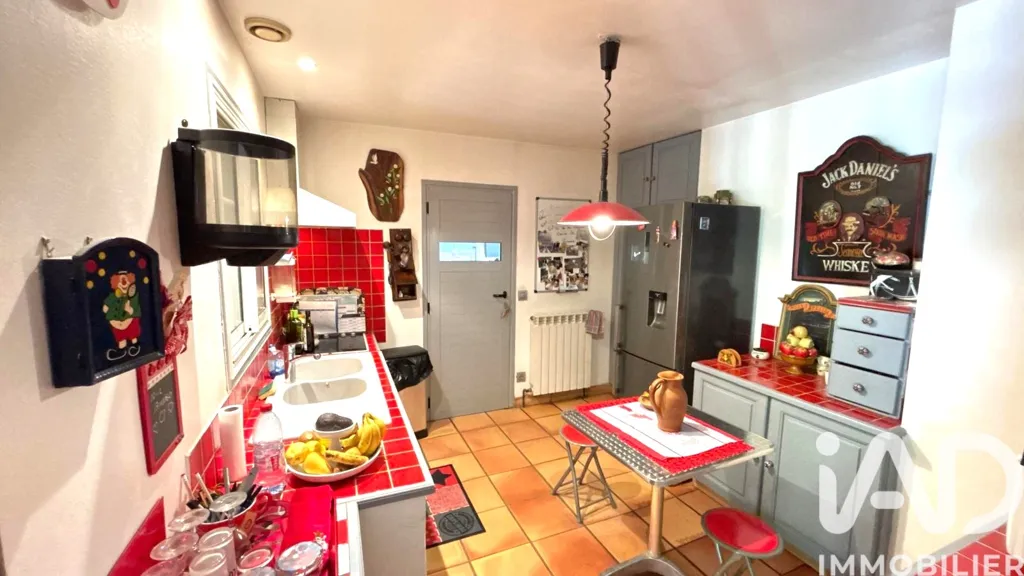 Cuisine - Maison de Plain-Pied avec Piscine au Muy