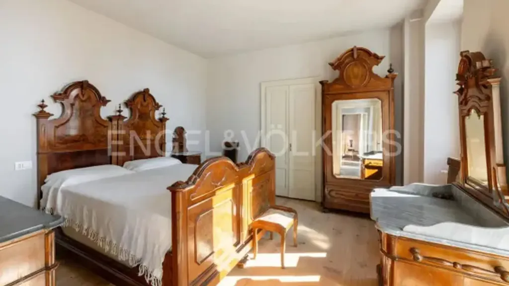 Magamistoad - Historic Villa with Lake View in Bee
