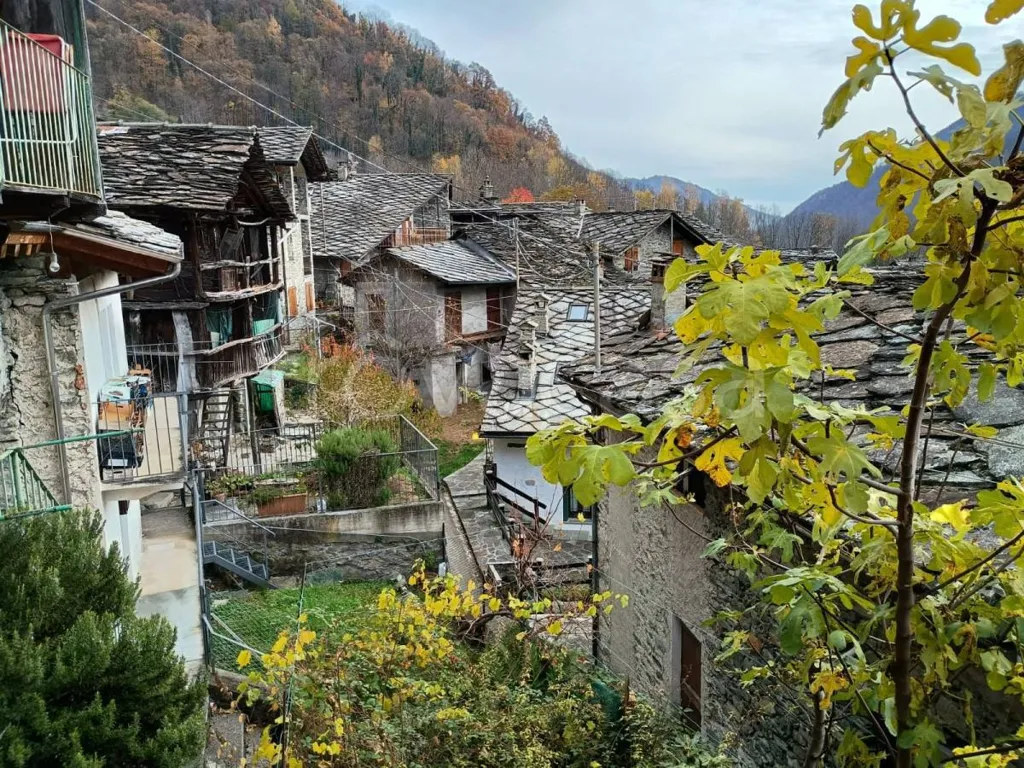 Historic Rustico with Terrace in Bracchiello, Ceres