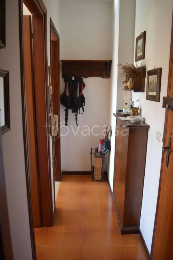 Esik - Apartment with Balcony in Roburent