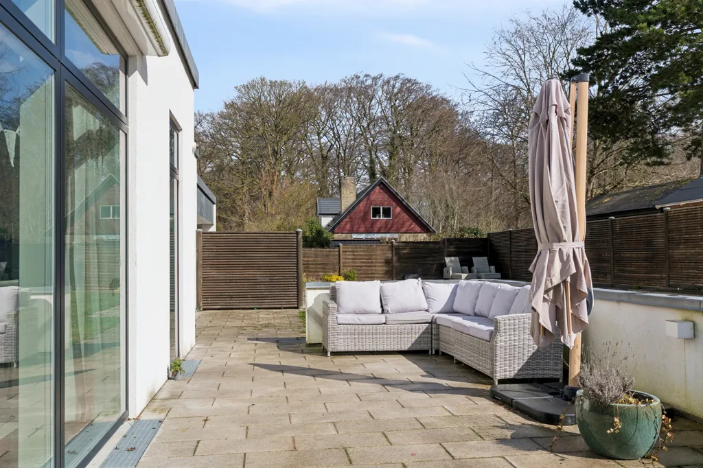 Terrasse - Contemporary Villa with Garden in Gentofte