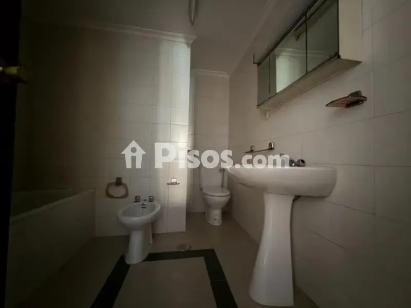 Vannitoad - Flat with Office Conversion in Valdepasillas