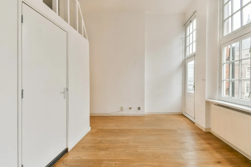 Toad - Split-Level Apartment with Water View in Amsterdam