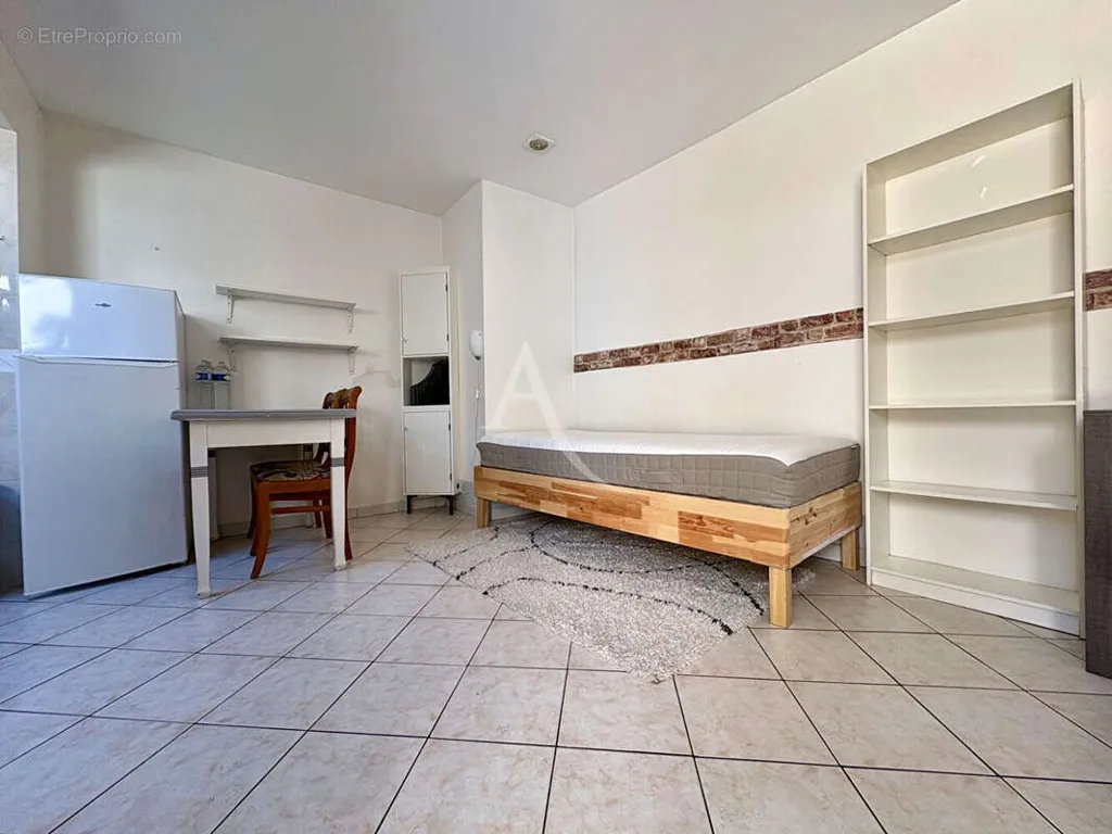 Chambres - Studio Calme avec Cour à Orsay
