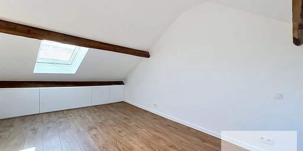 Pièces - Maison rénovée avec terrasse à Baisy-Thy