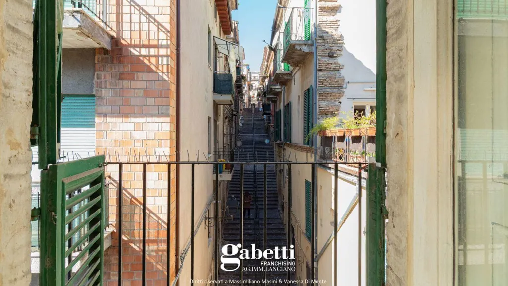 Rõdu - Historic Apartment with Balcony in Lanciano