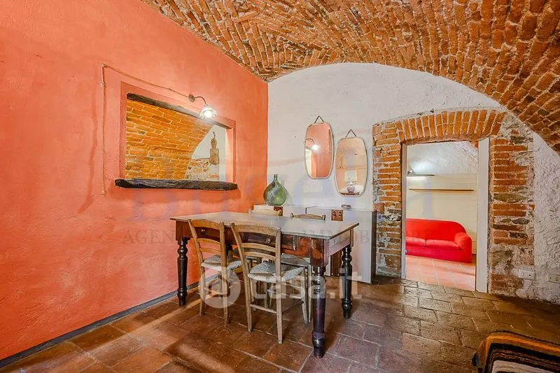 Salle à manger - Modern Bilocale with Garden in Villa del Bosco