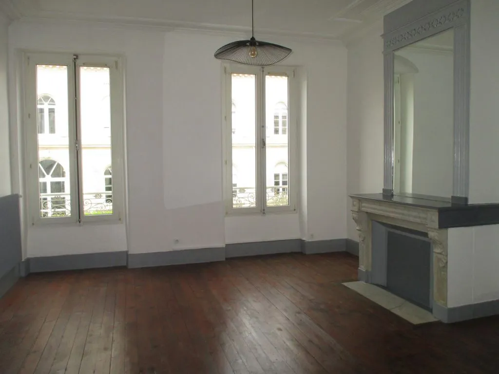 Séjour - Immeuble de Rapport en Centre-ville d'Agen
