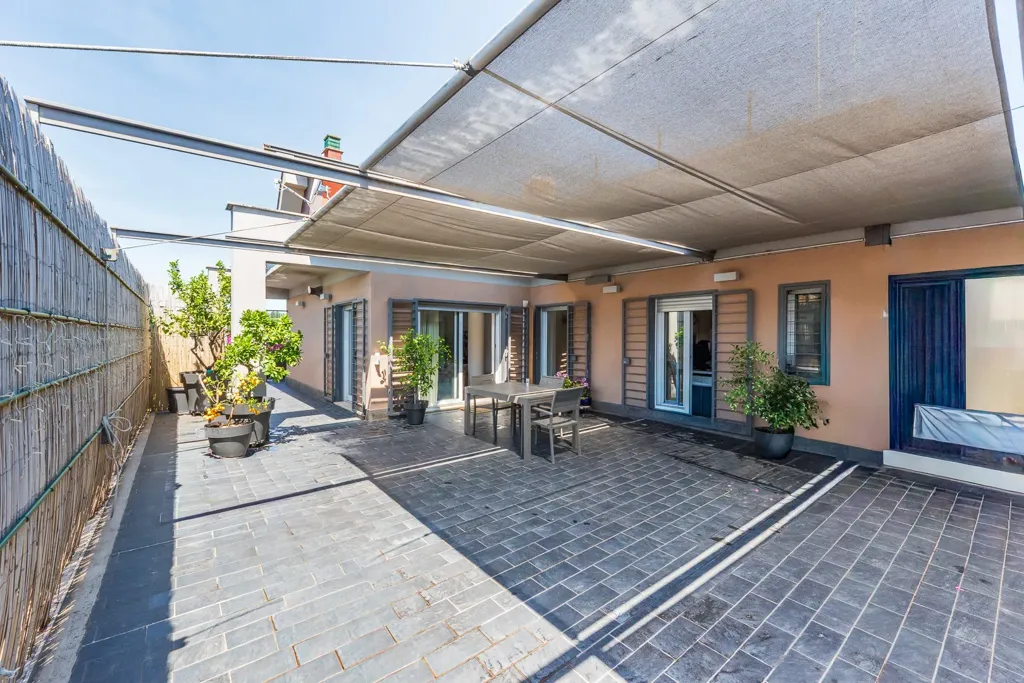 Terrass - Penthouse with Panoramic Terrace in Vigna Clara, Rome