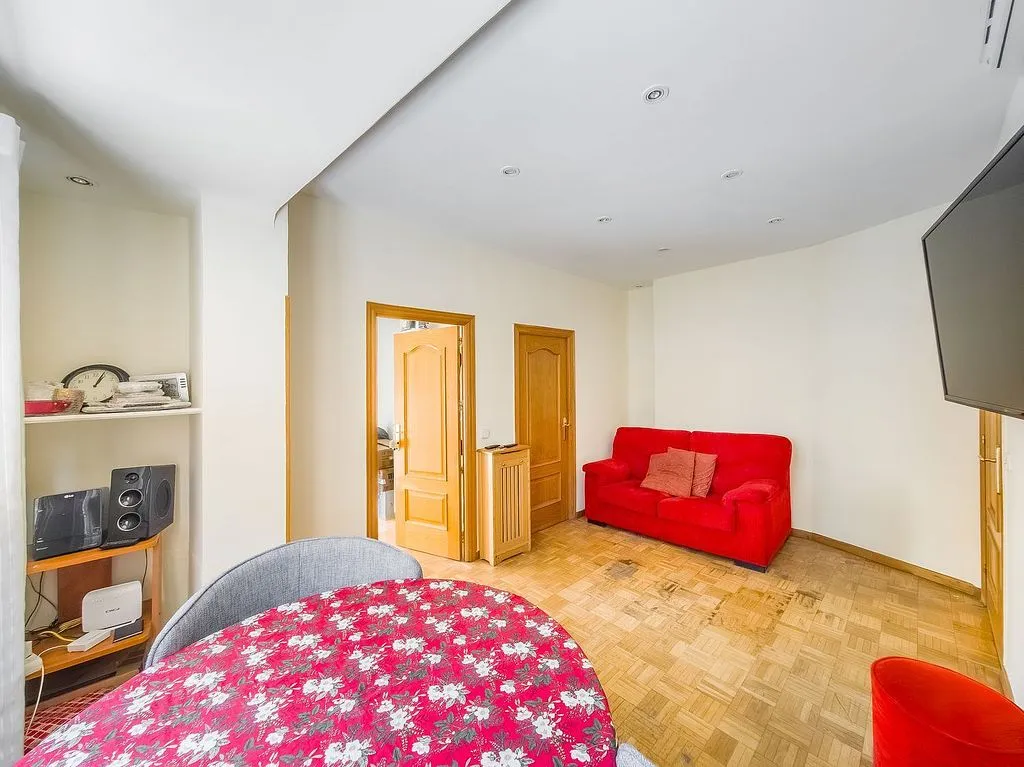 Séjour - 3-Bedroom Flat with A/C in Chamartín