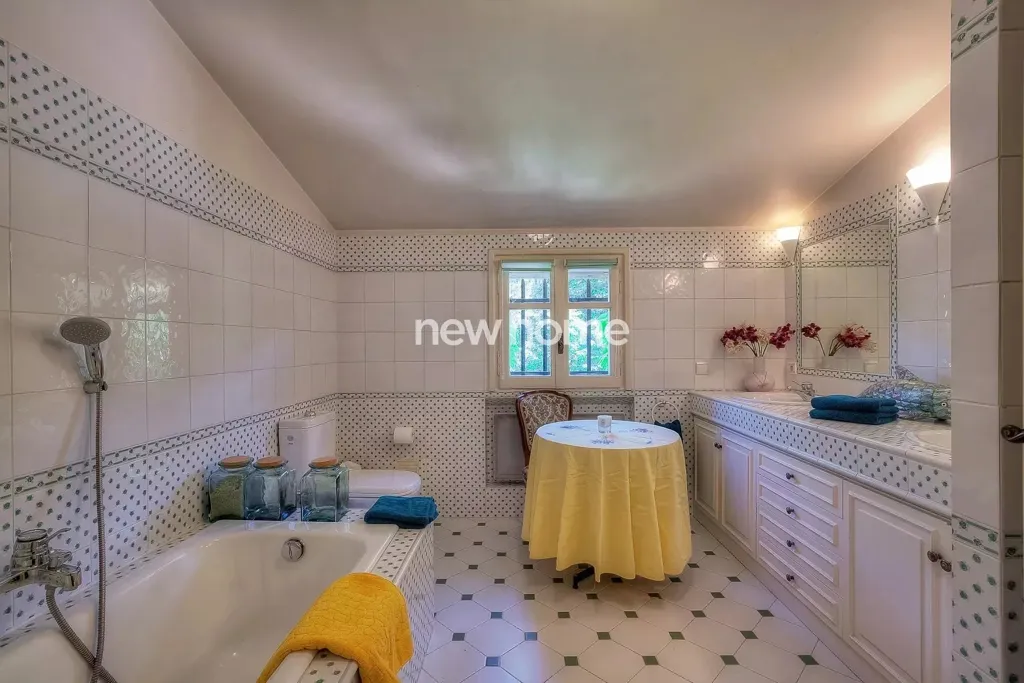 Vannitoad - Provencal Villa with Pool in Cannes Hinterland