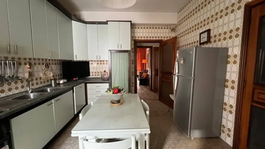 Cuisine - Spacious Apartment with Dual Entrance in Rende