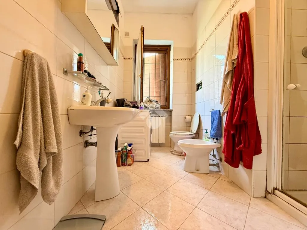 Salles de bain - Ground Floor Apartment with Garage in Vigasio