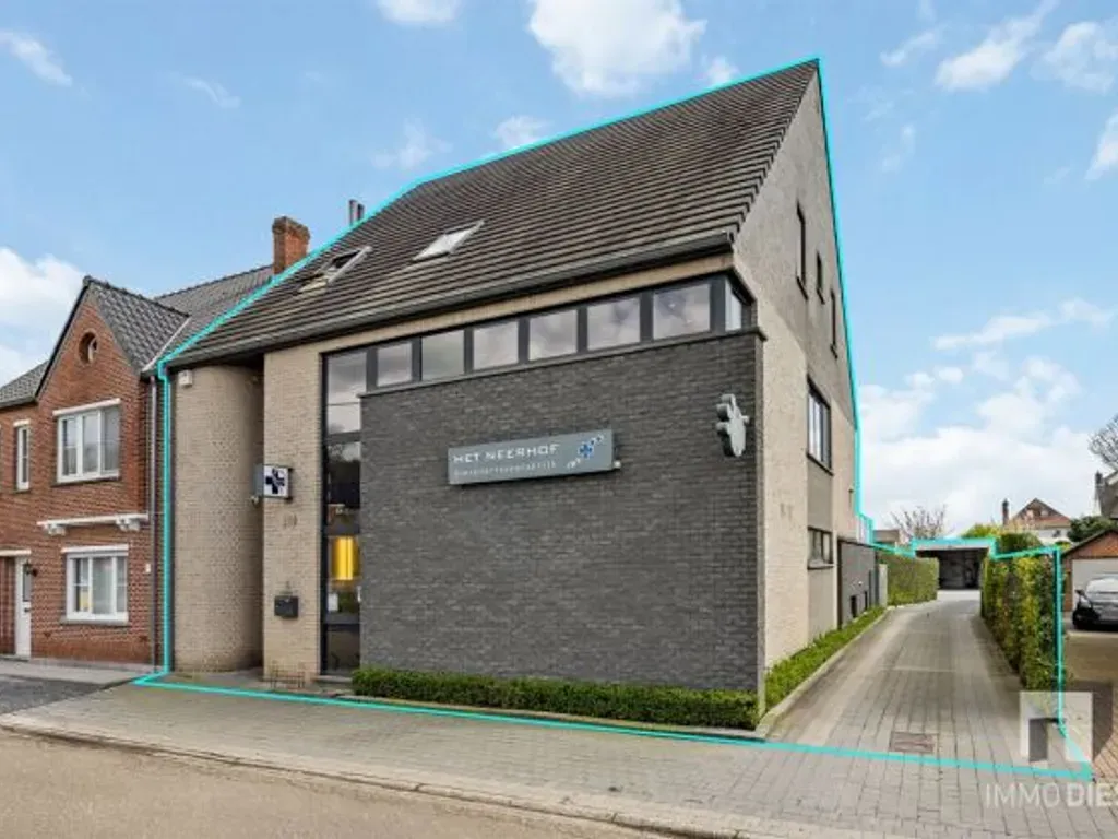 Extérieur - Immeuble Mixte Professionnel et Privé à Diest