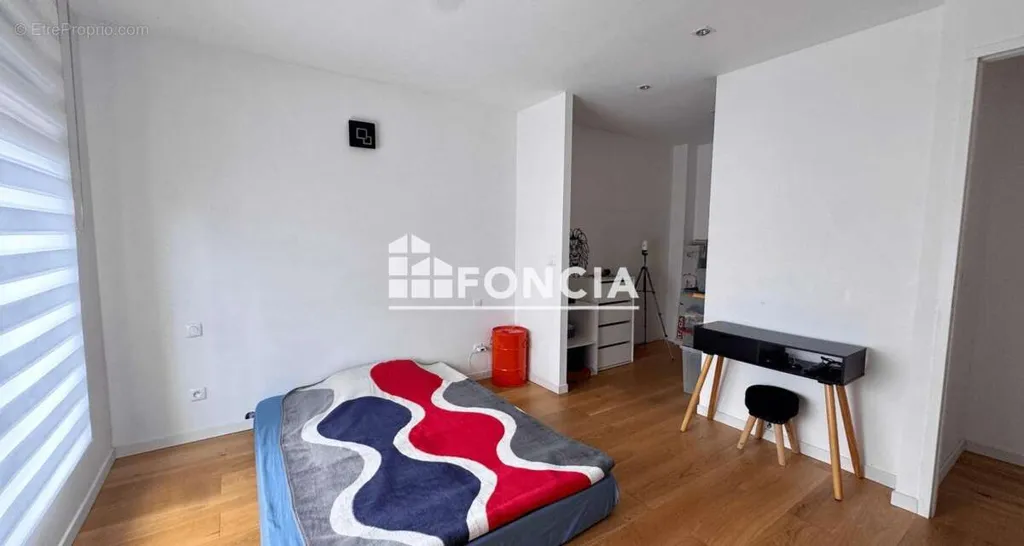 Magamistoad - Recent House with Terrace in Athis-Mons