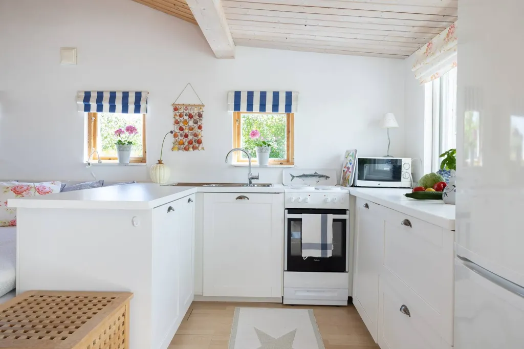 Köök - Charming Cottage with Corner Plot in Elinelunds Sommarstad