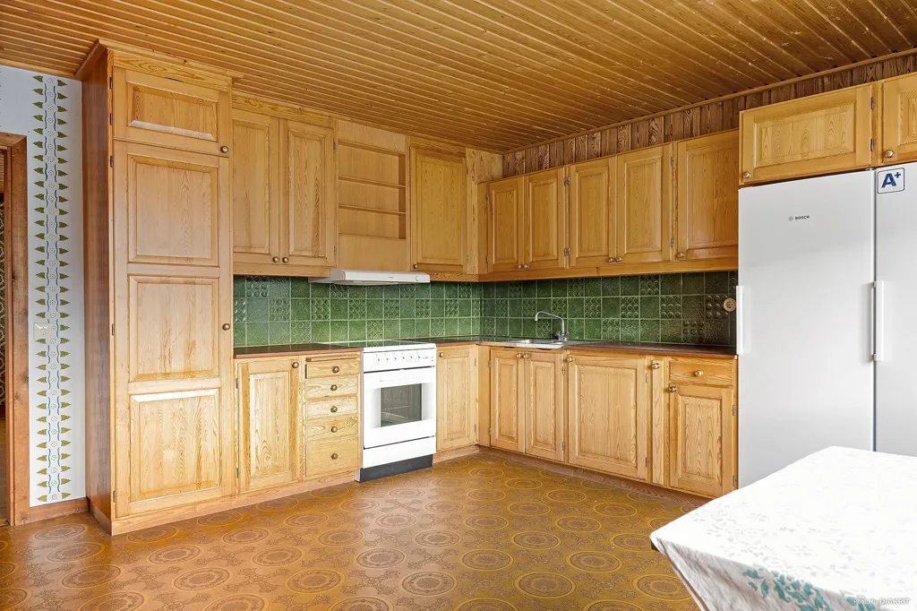 Cuisine - Two-Storey Villa with Garden in Central Location