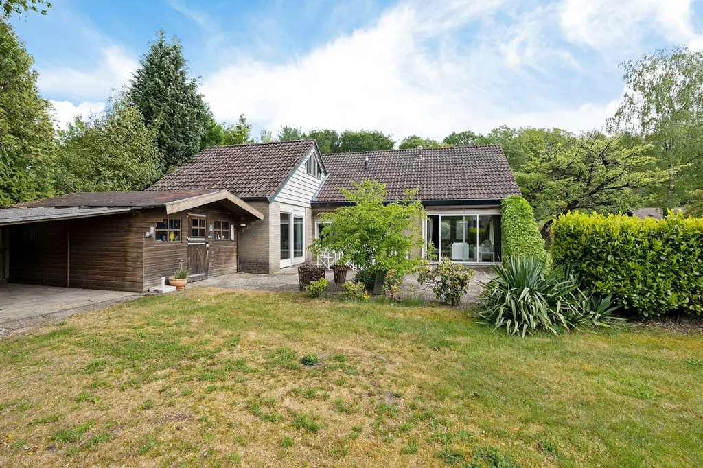Välivaade - Semi-Bungalow with Carport in Havelte
