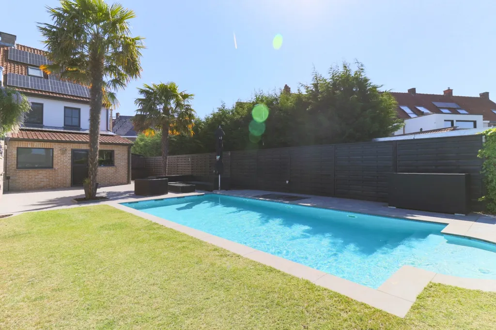Bassein - Stylish House with Pool in Lendelede
