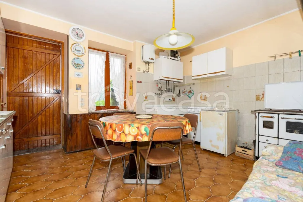 Cuisine - Alpine Cottage with Panoramic Views in Pradleves