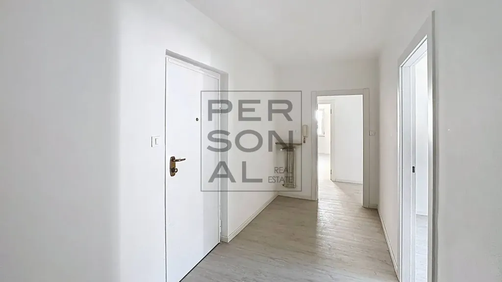 Entrée - Apartment with Balcony in Gardolo, Trento