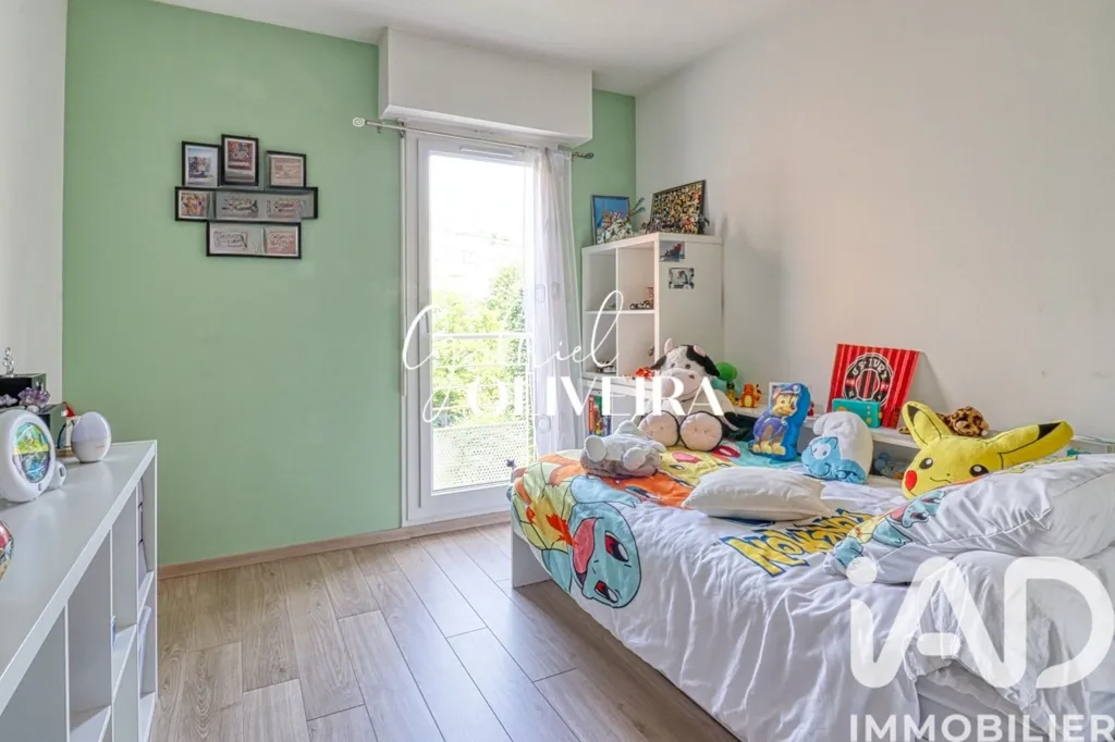 Bedrooms - 4-Piece Flat with Balcony in Eaubonne Centre