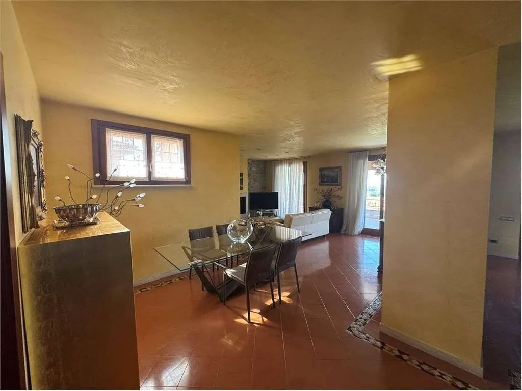 Söögituba - Luxury Villa with Pool in Volta Mantovana