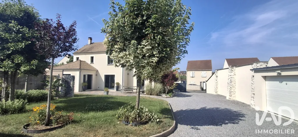 Esterno - Contemporary House with Jacuzzi in Chambry