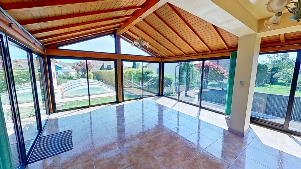 Terrace - Spacious Ground Floor House with Pool in Hombourg