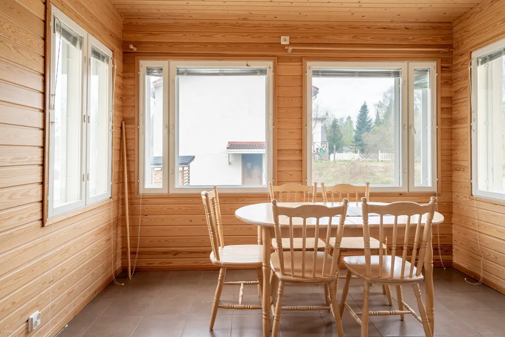 Salle à manger - Spacious Apartment with Sauna in Helsinki
