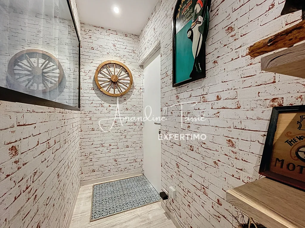 Esik - Investment Building with Potential in Aguessac