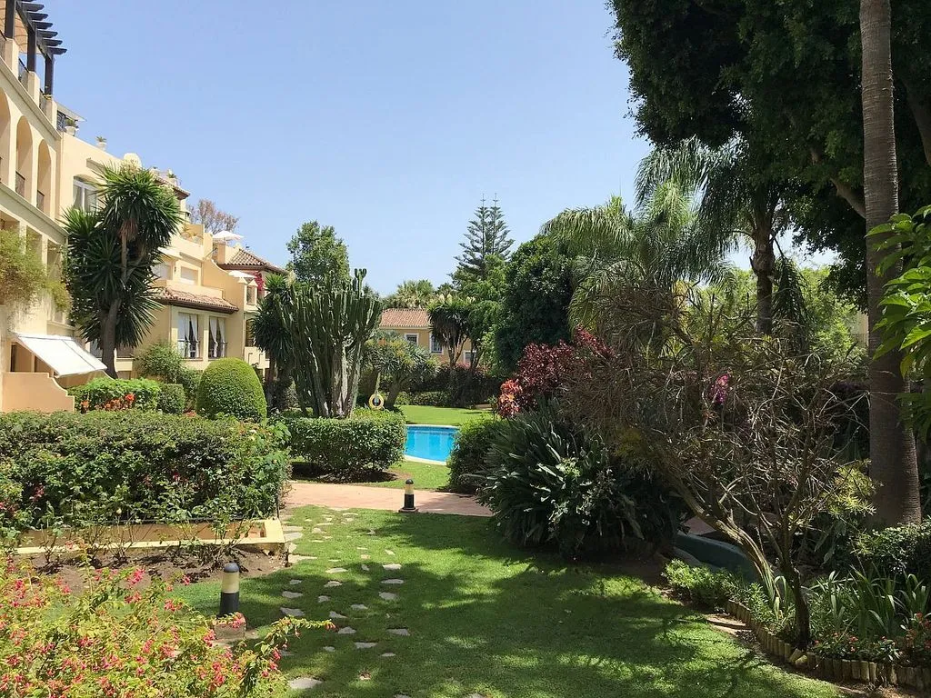 Garden - Apartment with Pool and Golf View in Guadalmina Alta