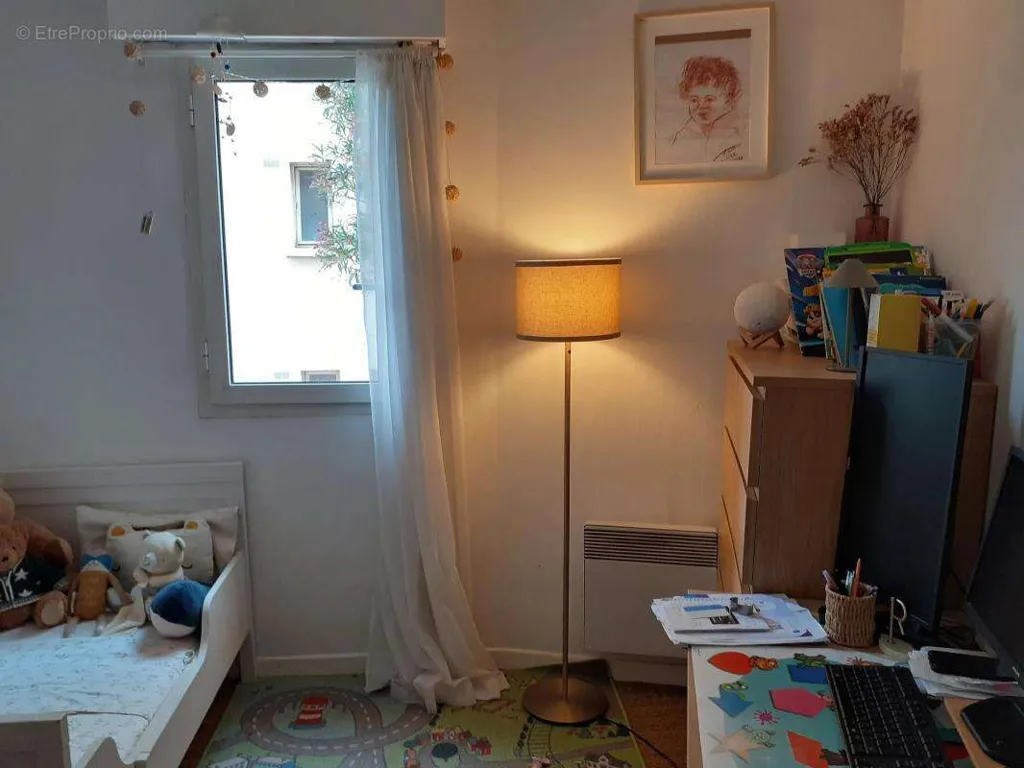 Chambres - Appartement avec terrasse-jardin au Cannet