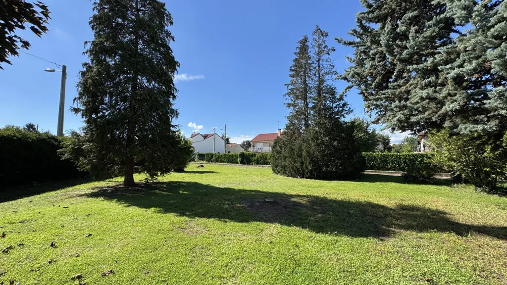 Aed - Constructible Plot with East-West Exposure in Saint-Just-Saint-Rambert
