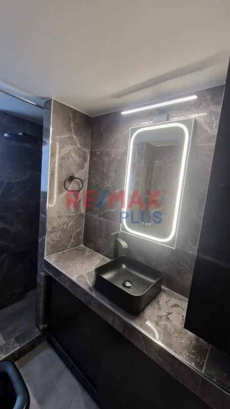 Salles de bain - Apartment with Security Features in Glyfada