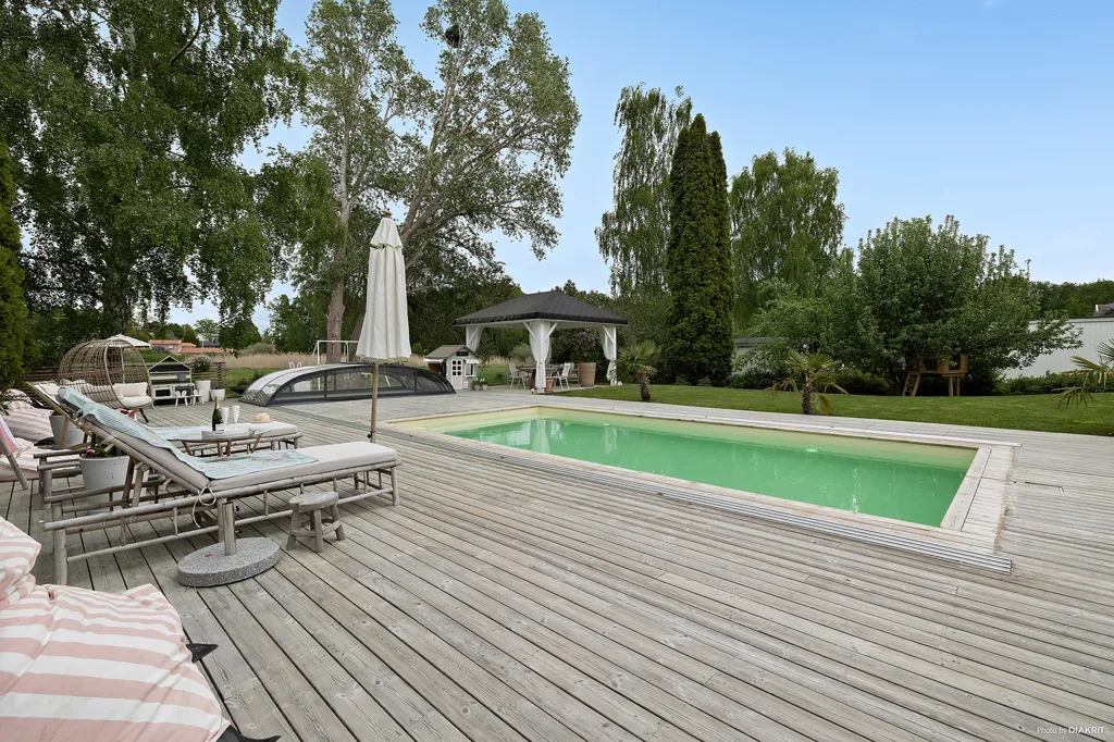 Piscine - Villa with Pool in Stenhamra