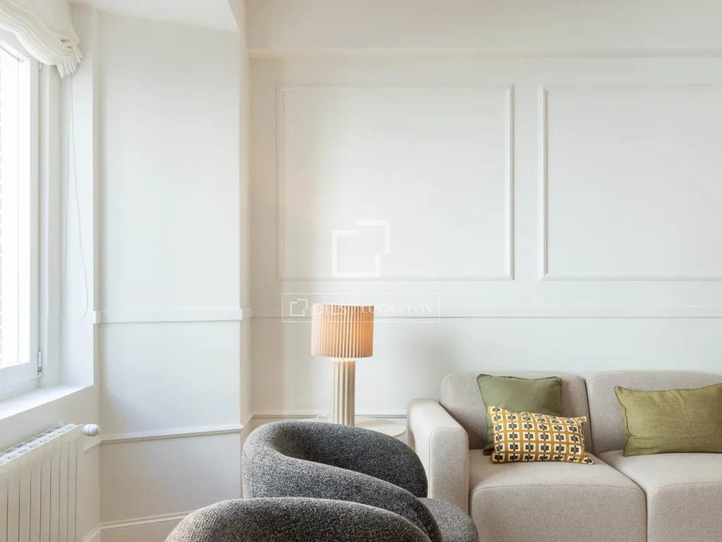 Living Room - Luxury Flat with High Ceilings in Salamanca