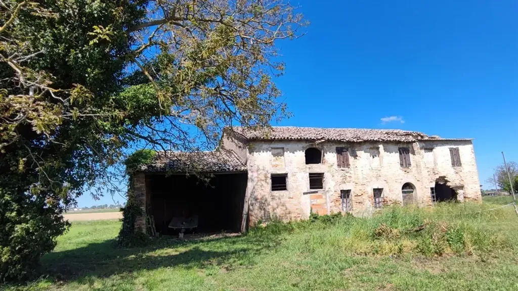 Välivaade - Rustic Property with Demolition Potential in Ravenna