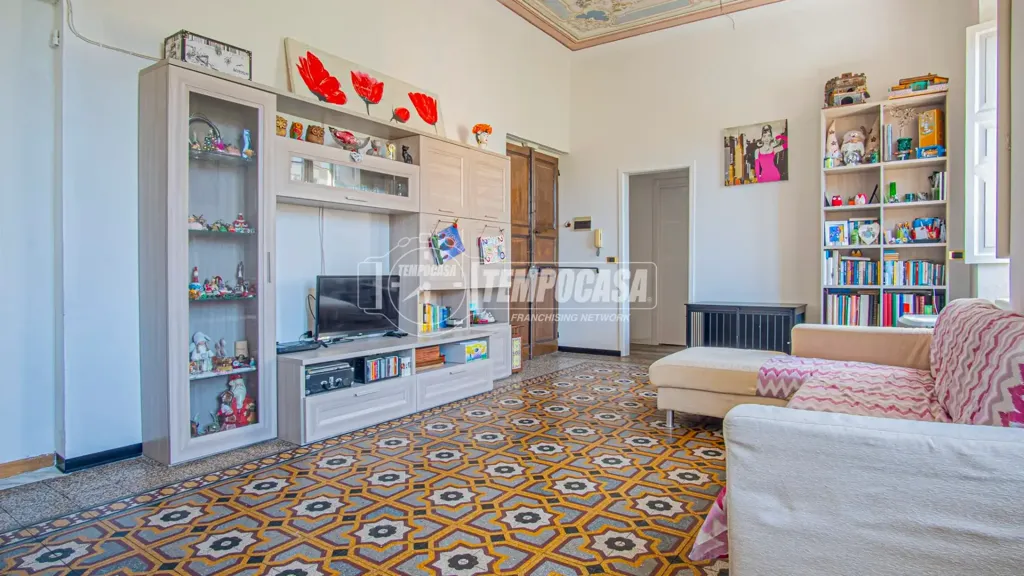 Soggiorno - Historic Apartment with Balcony in Lavagna
