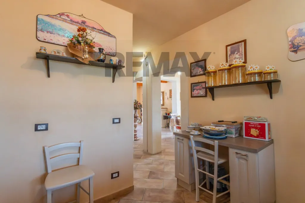Entrée - Rearranged Villa with Garden in Avola