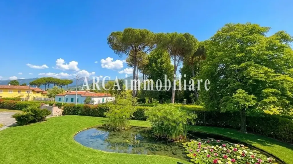 Garden - Rustic Villa with Garden in Pietrasanta