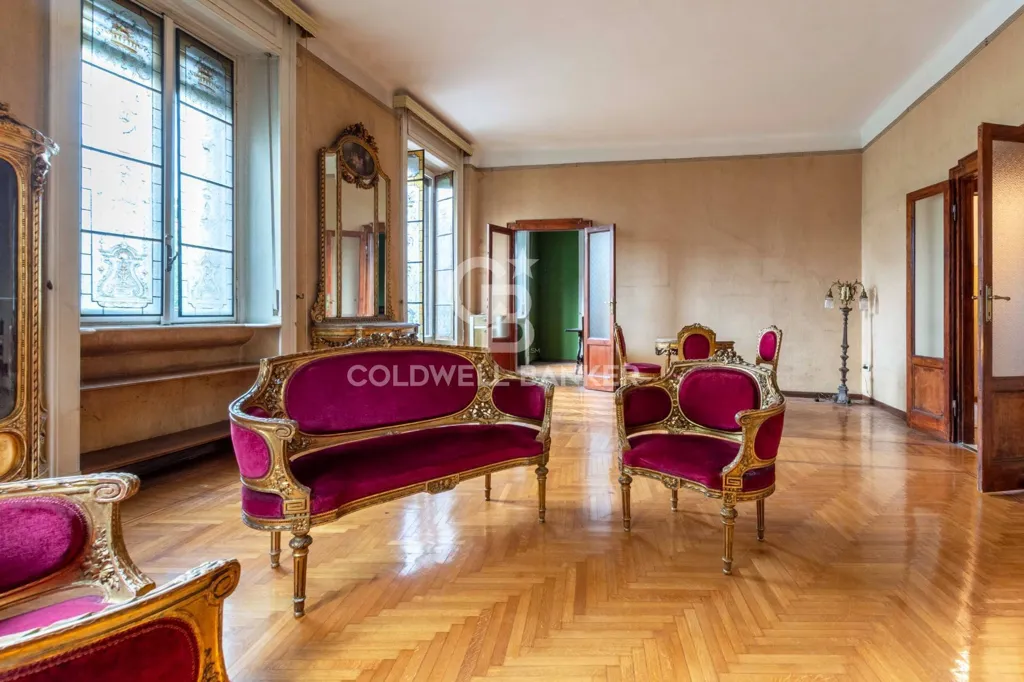 Living Room - Luxury Apartment with Piazza View in Milan