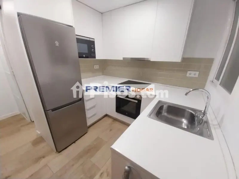 Cucina - Reformed 1-Bed Flat with Terrace in Salamanca
