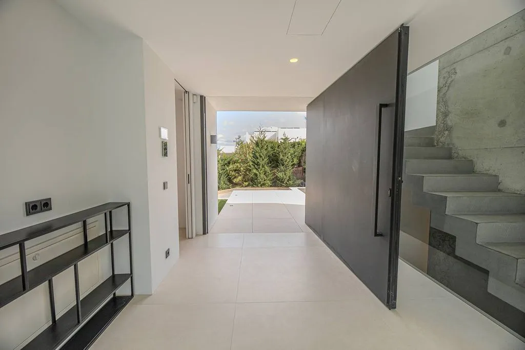 Esik - Architectural Villa with Infinity Pool in Santa Eulària