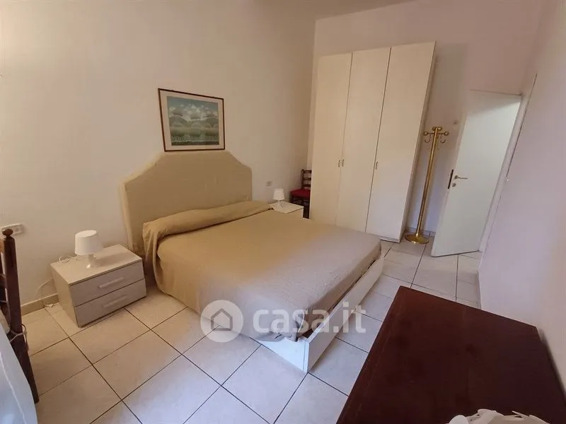 Chambres - Armed Trilocale with Balcony in Florence