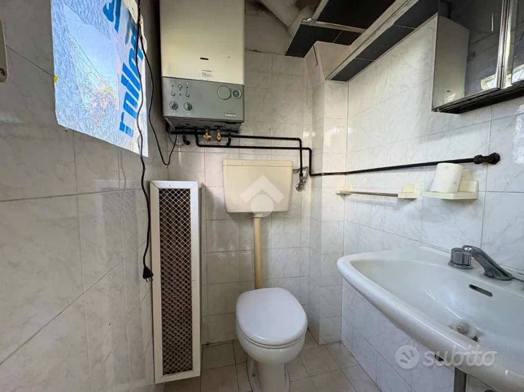 Salles de bain - Convertible Multilocale with Garden in Ancona