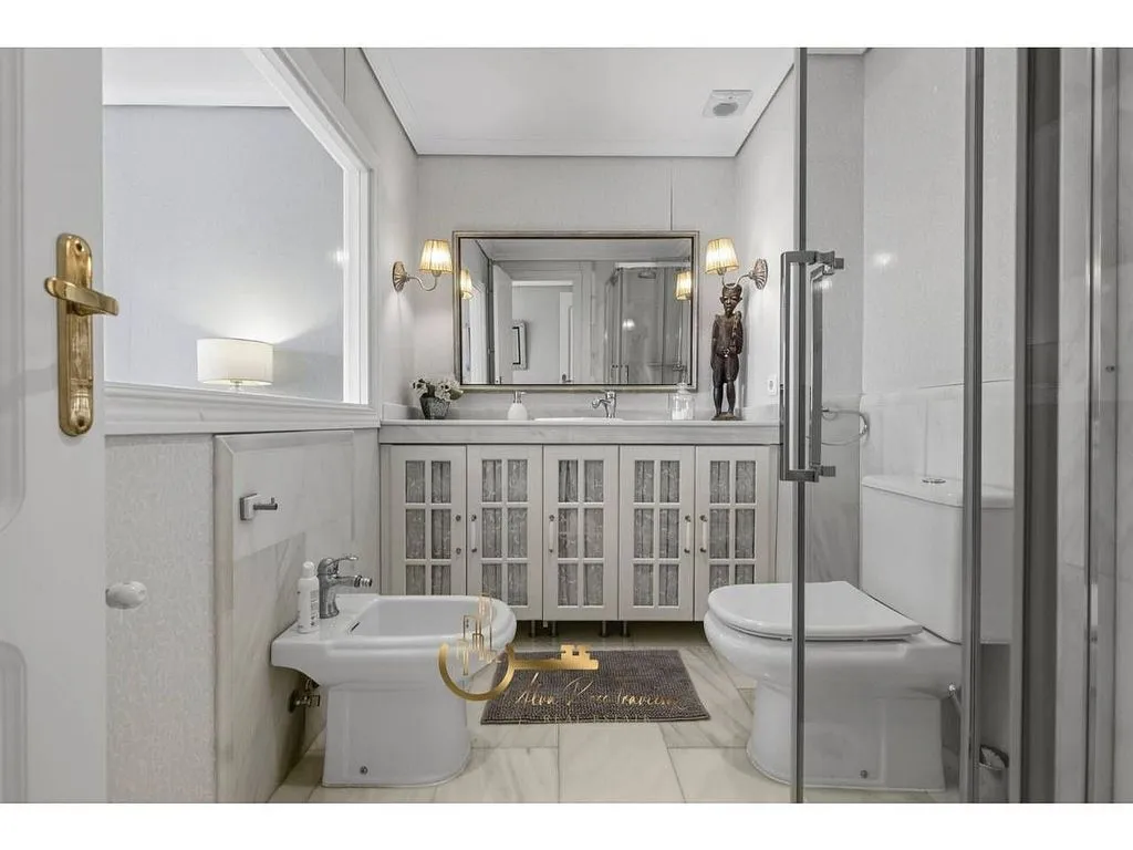 Salles de bain - Renovated Chalet with Garden in Simón Verde