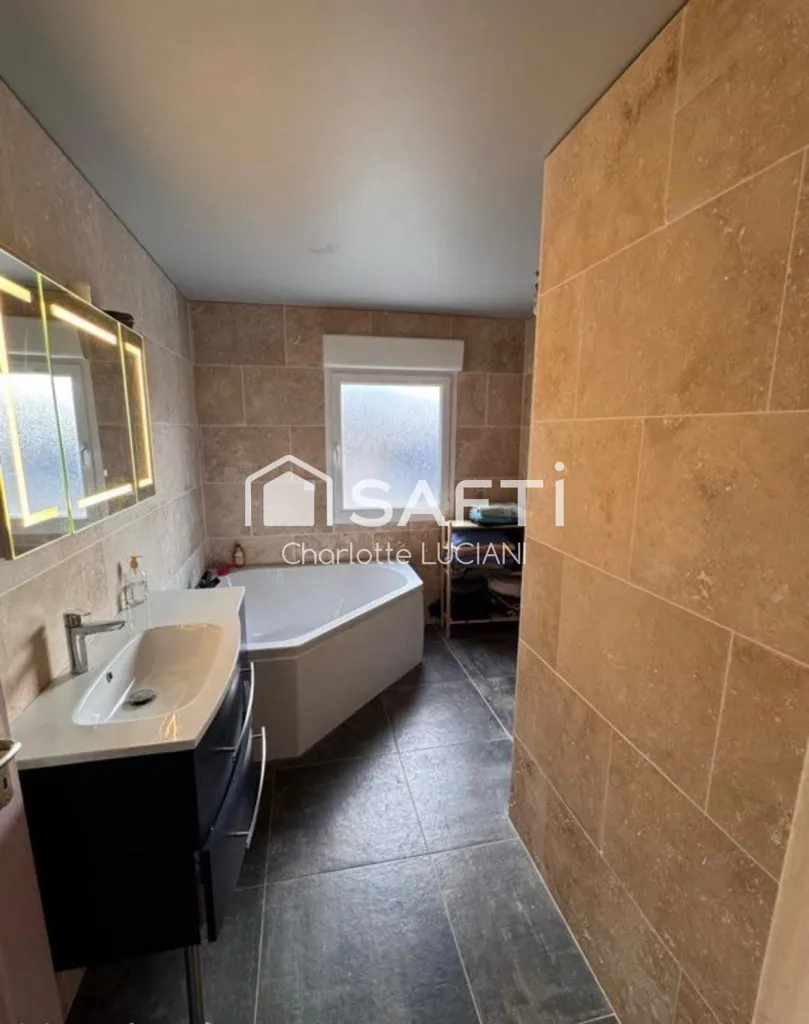 Salles de bain - Maison Moderne avec Terrasse à Beauvais