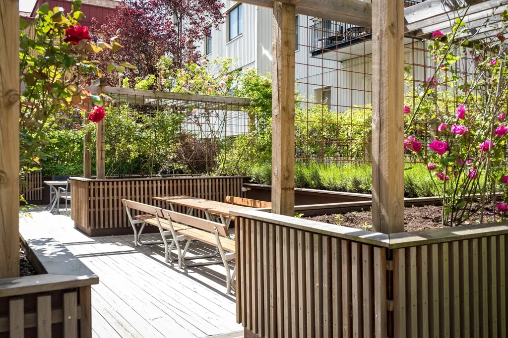 Terrass - City Centre Flat with Balcony & Open Plan