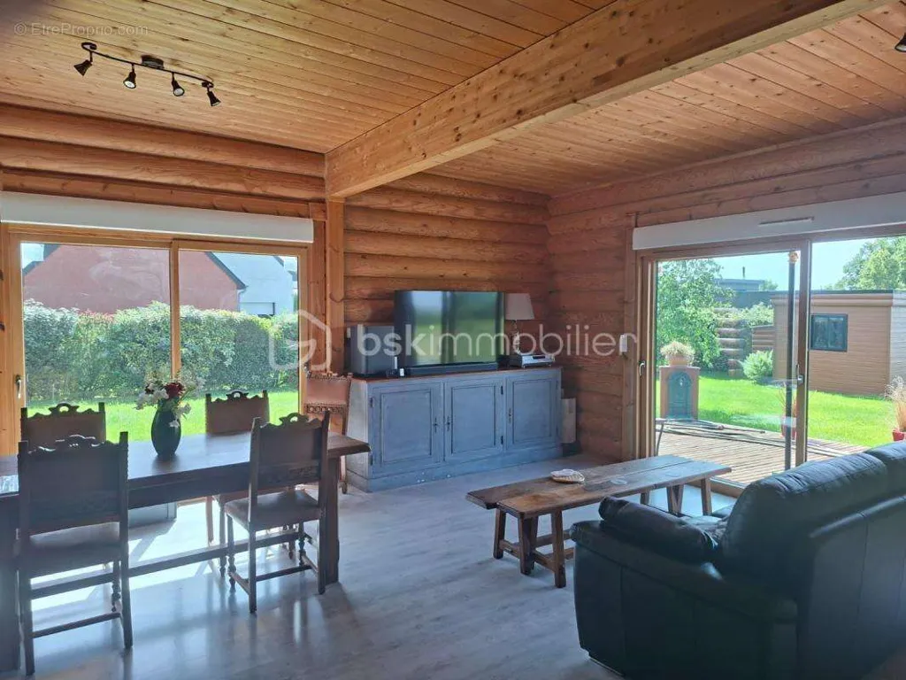 Living Room - Log Cabin with Terrace in Urban Area